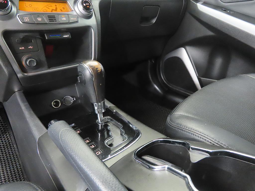 Ssangyong Korando - Vista 11