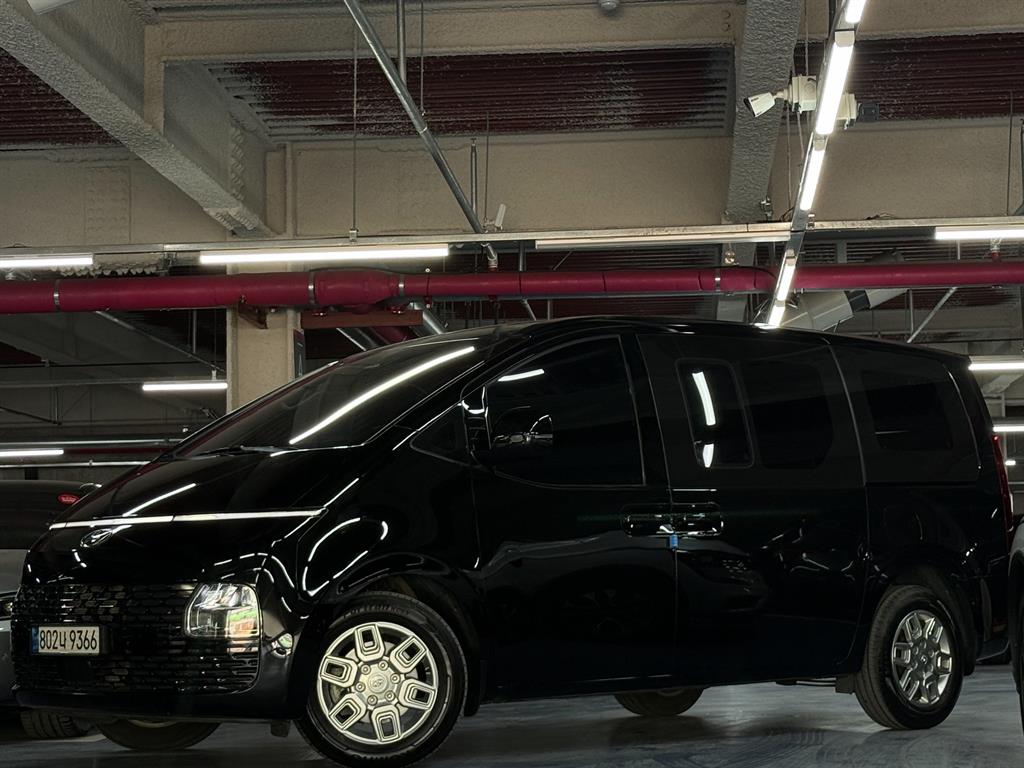 HYUNDAI Staria 2023 Negro - Importación desde Corea - HF Imports Iquique - Foto 1