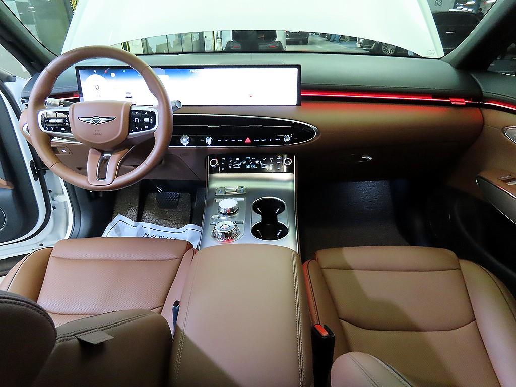 Genesis GV70 - Vista 10