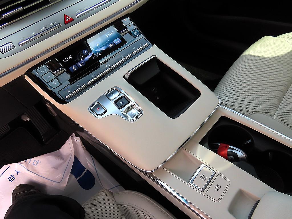 HYUNDAI Grandeur - Vista 10