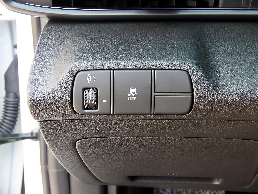 HYUNDAI Avante - Vista 12