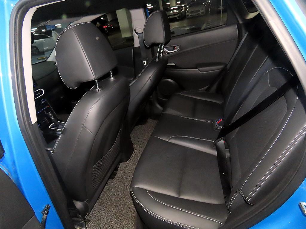 HYUNDAI Kona - Vista 7