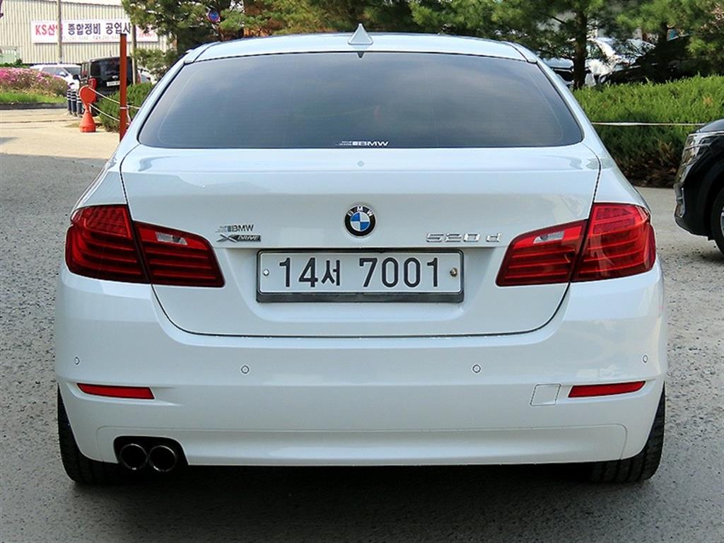 BMW 5 Series - Vista 4
