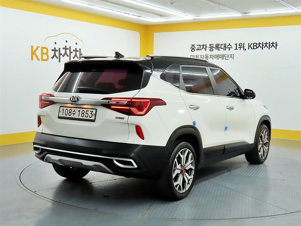 KIA Seltos - Vista 4