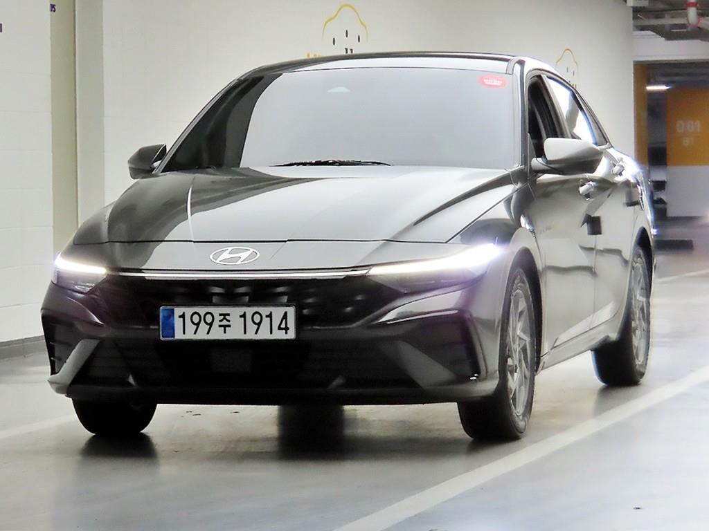 HYUNDAI Avante - Vista 2