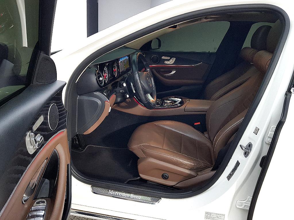 Mercedes Benz E class - Vista 8