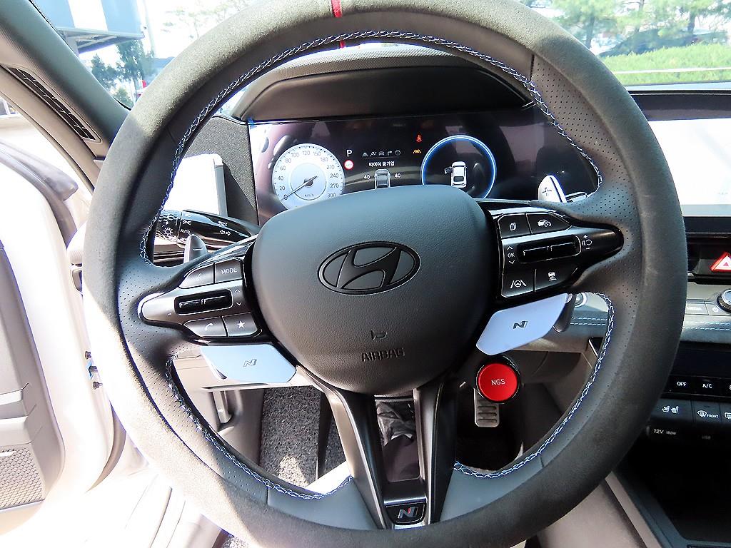 HYUNDAI Avante - Vista 8