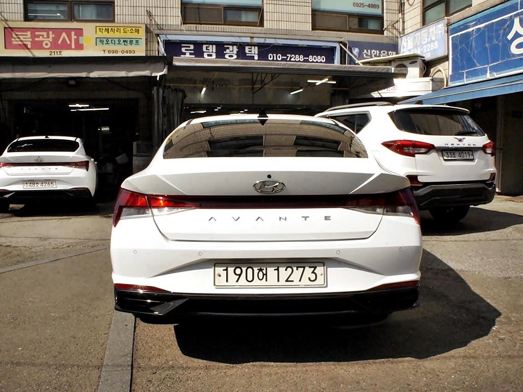 HYUNDAI Avante - Vista 5