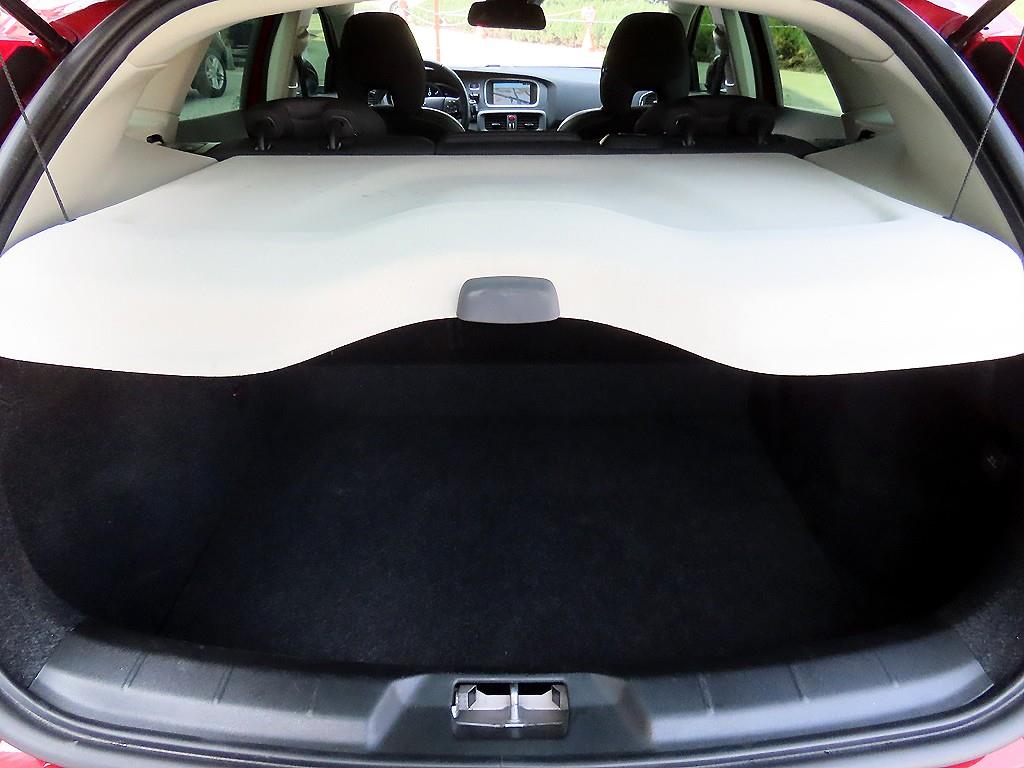 Volvo V40 2014 Rojo - Importación desde Corea - HF Imports Iquique - Foto 18