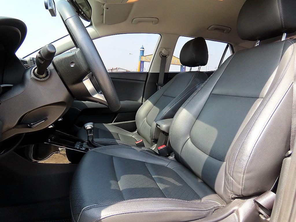 KIA Stonic - Vista 5