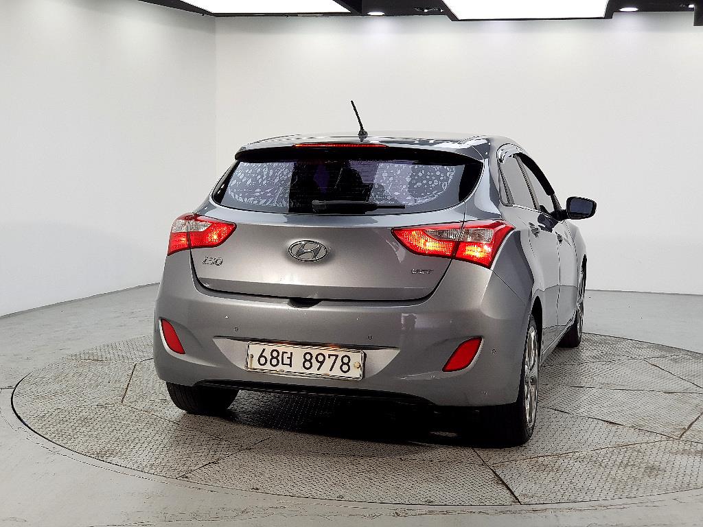 HYUNDAI i30 - Vista 3
