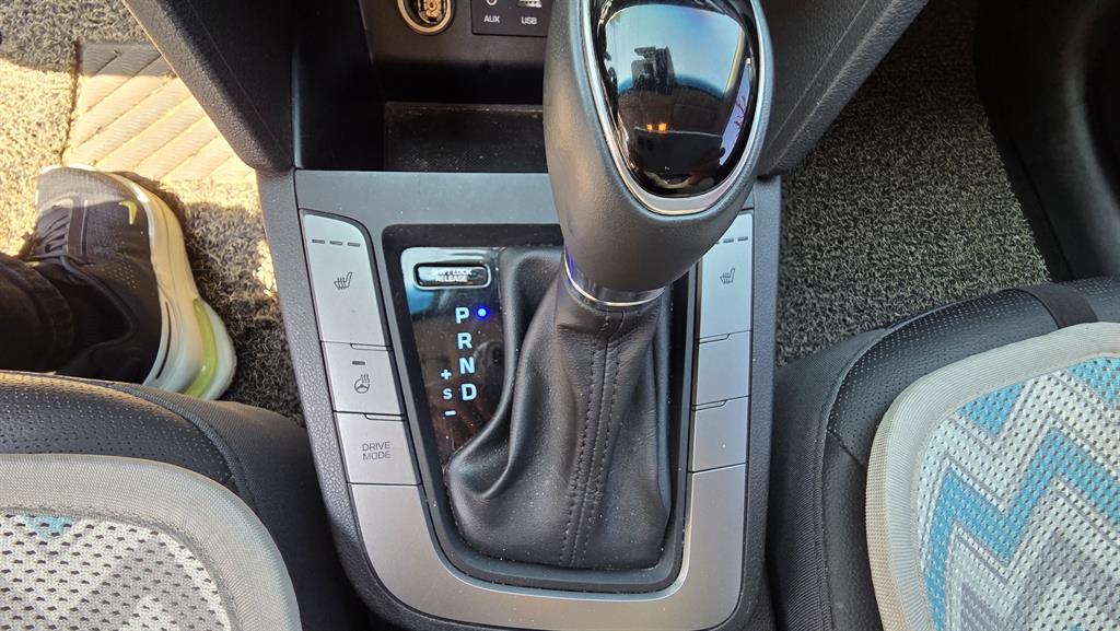 HYUNDAI Avante - Vista 5