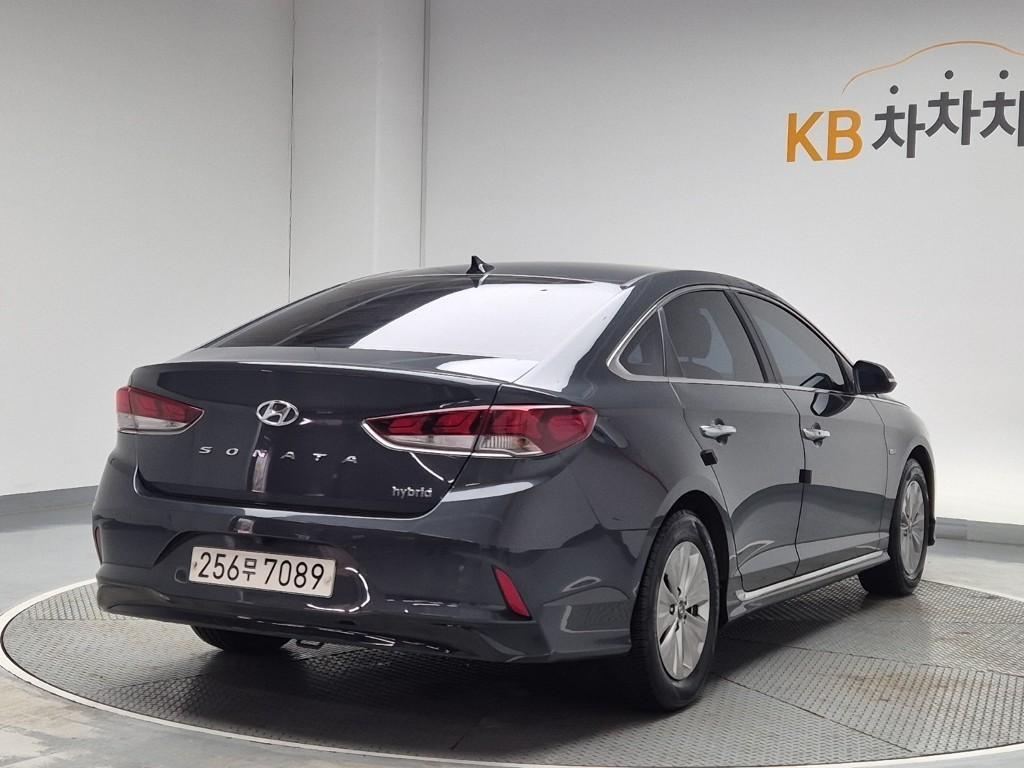 HYUNDAI Sonata - Vista 3