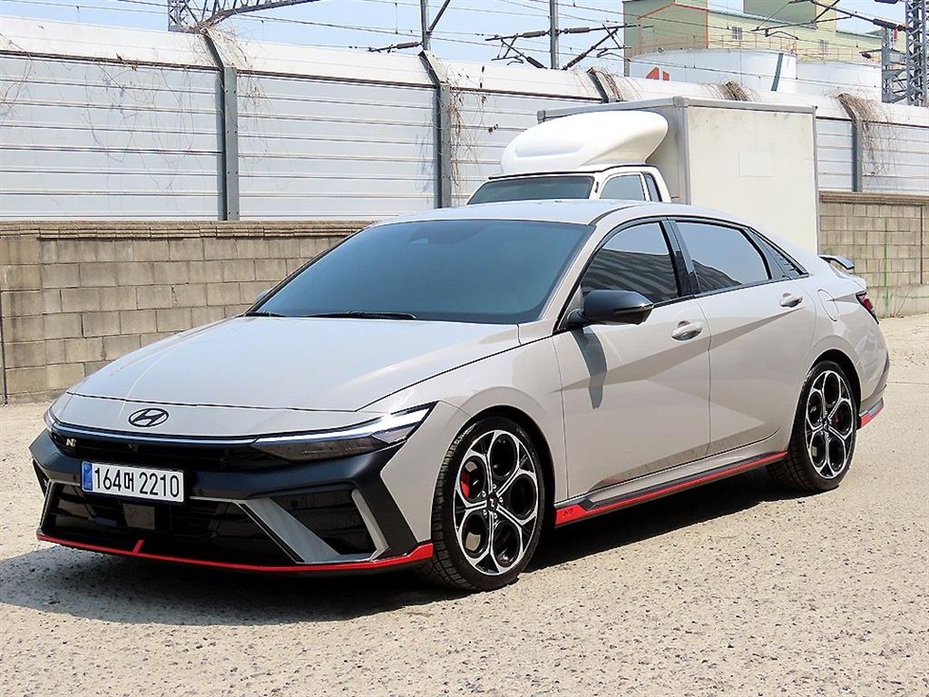 HYUNDAI Avante - Vista 2