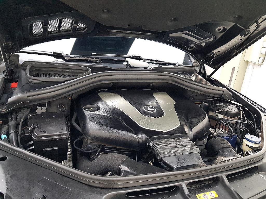 Mercedes Benz GLE Class - Vista 6