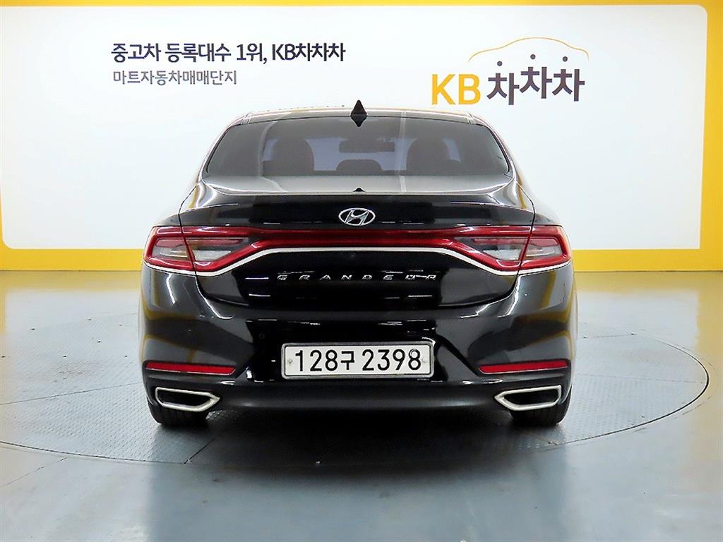 HYUNDAI Grandeur - Vista 3