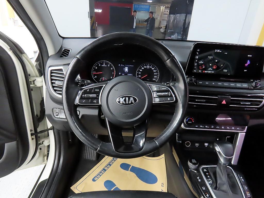 KIA Seltos - Vista 9