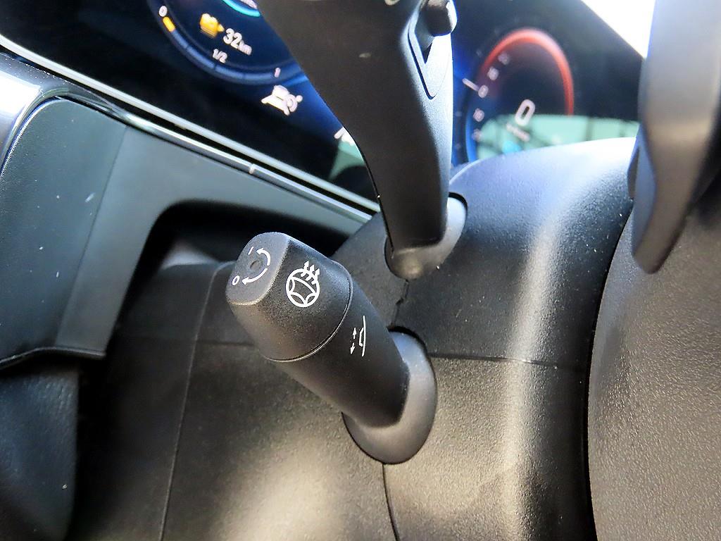 Mercedes Benz EQC - Vista 11