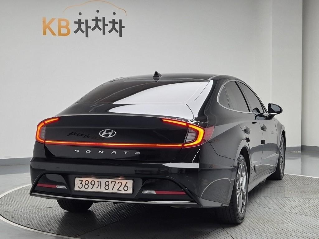 HYUNDAI Sonata - Vista 3