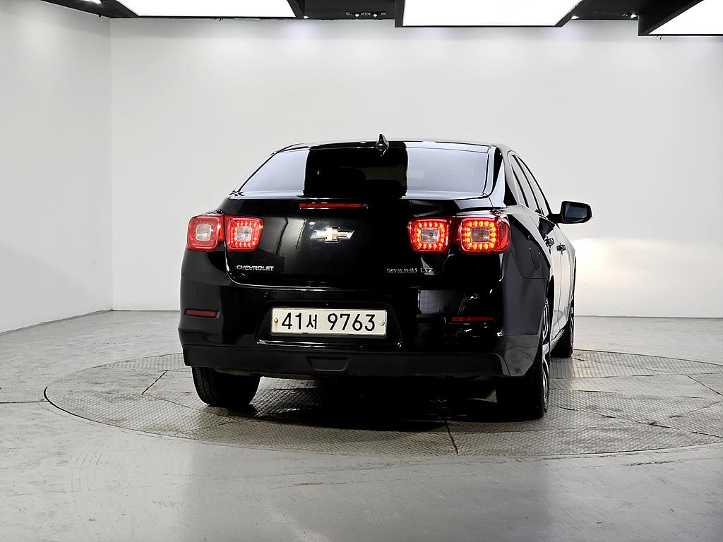 Chevrolet Malibu - Vista 3