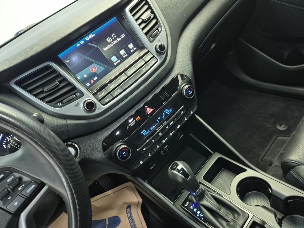 HYUNDAI Tucson - Vista 10