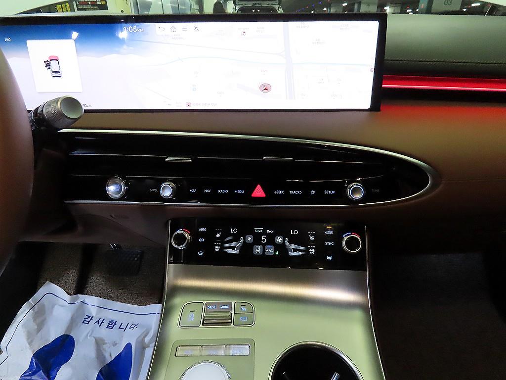 Genesis GV70 - Vista 11