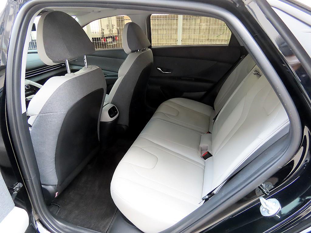 HYUNDAI Avante - Vista 6