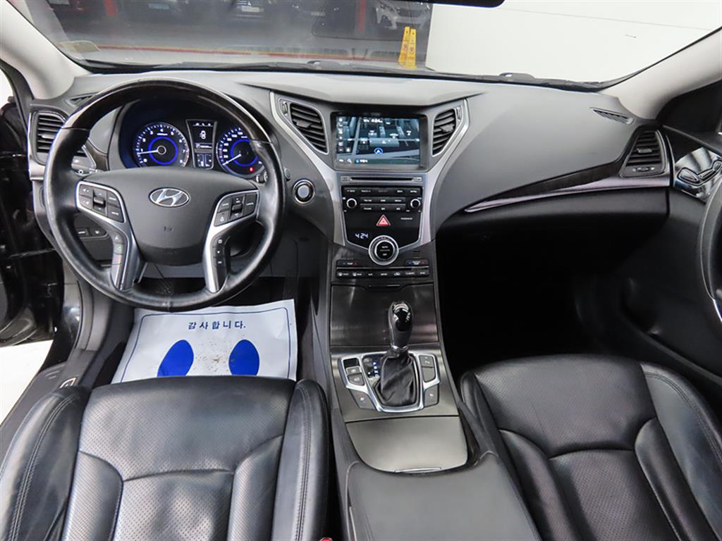 HYUNDAI Grandeur - Vista 7