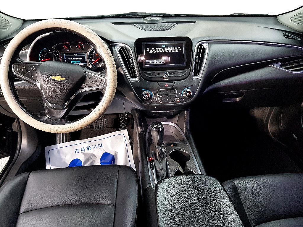 Chevrolet Malibu - Vista 5
