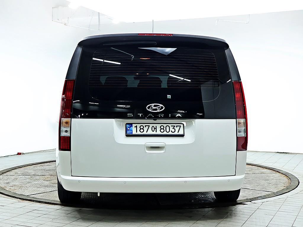 HYUNDAI Staria - Vista 5