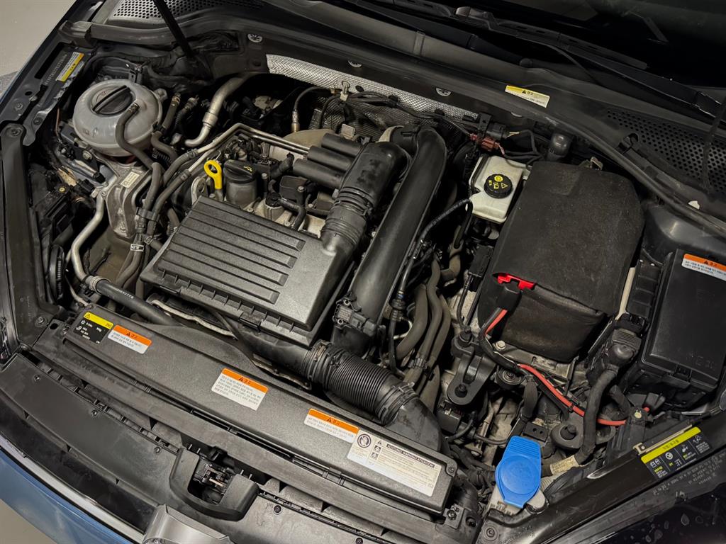Volkswagen Golf - Vista 7
