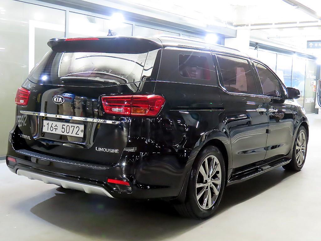 KIA Carnival - Vista 4