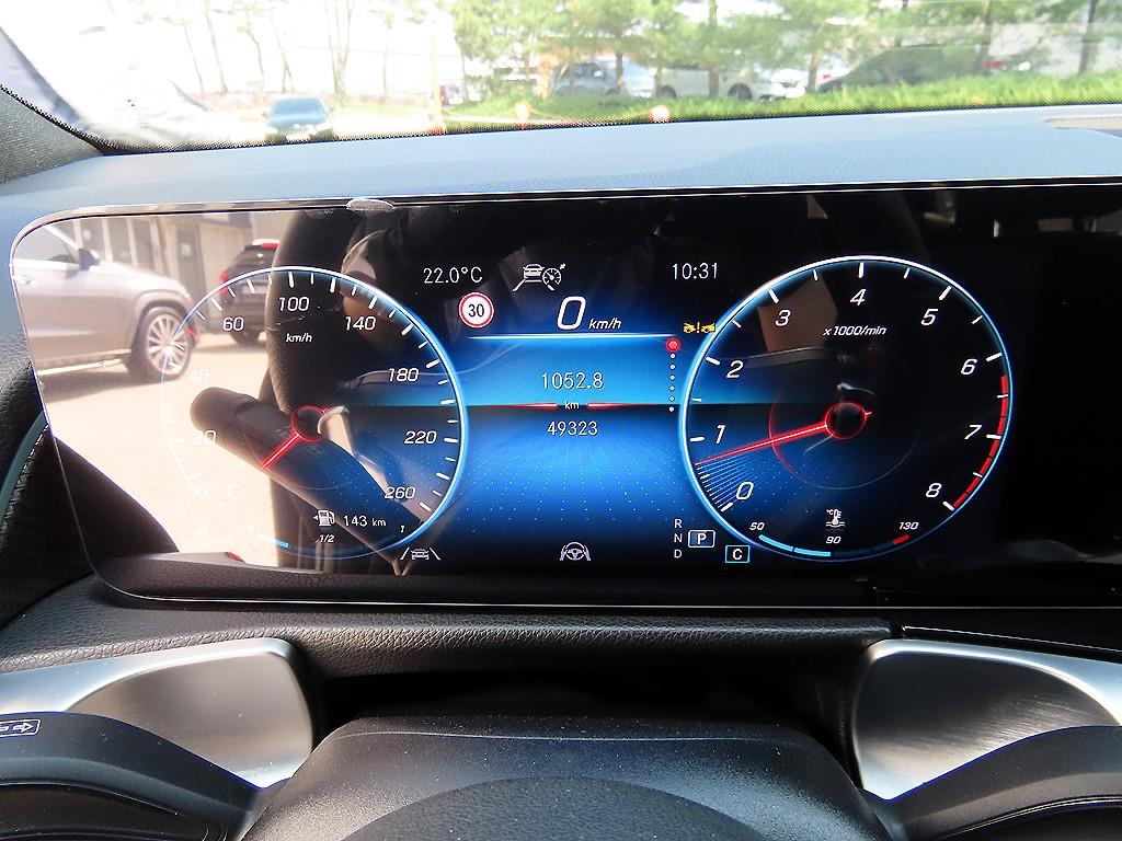 Mercedes Benz GLB Class - Vista 9