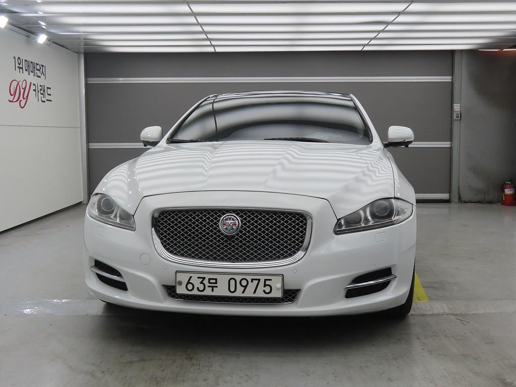 Jaguar XJ - Vista 2