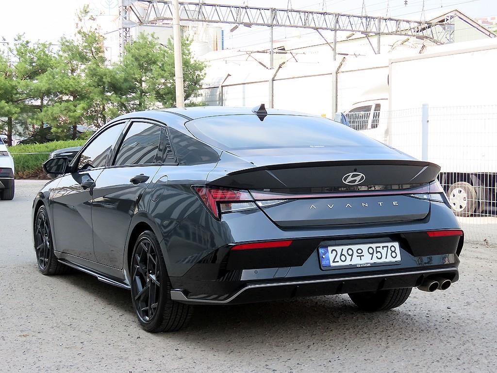 HYUNDAI Avante - Vista 3