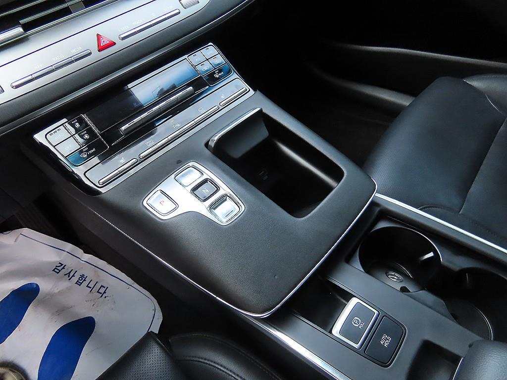 HYUNDAI Grandeur - Vista 10