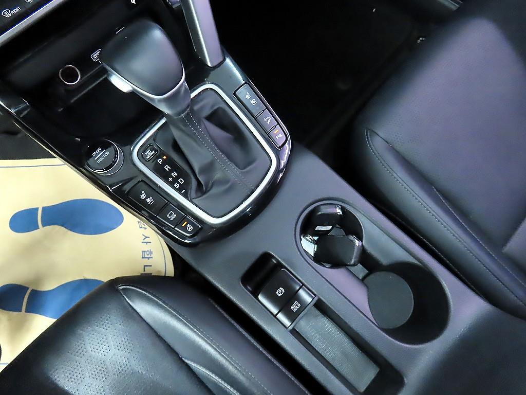 KIA Seltos - Vista 10