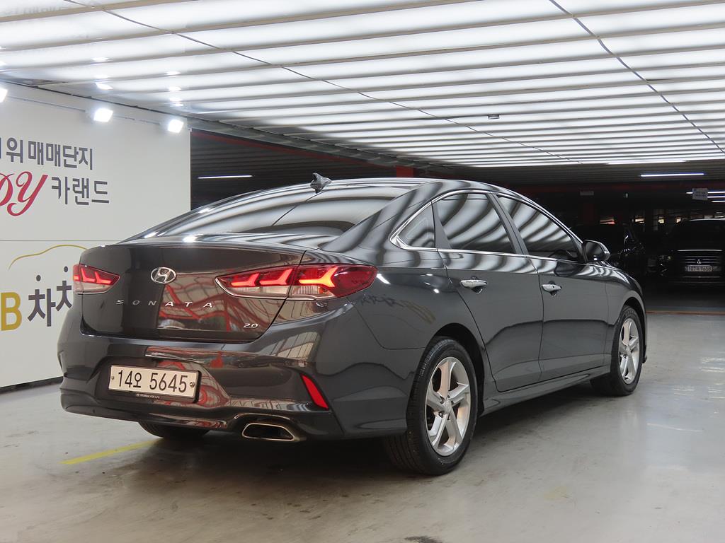 HYUNDAI Sonata - Vista 4