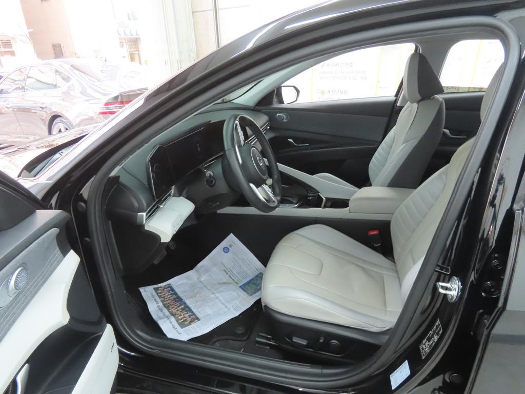 HYUNDAI Avante - Vista 5