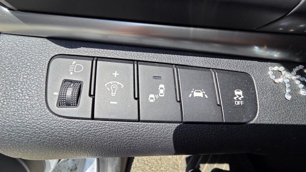 HYUNDAI Avante - Vista 9