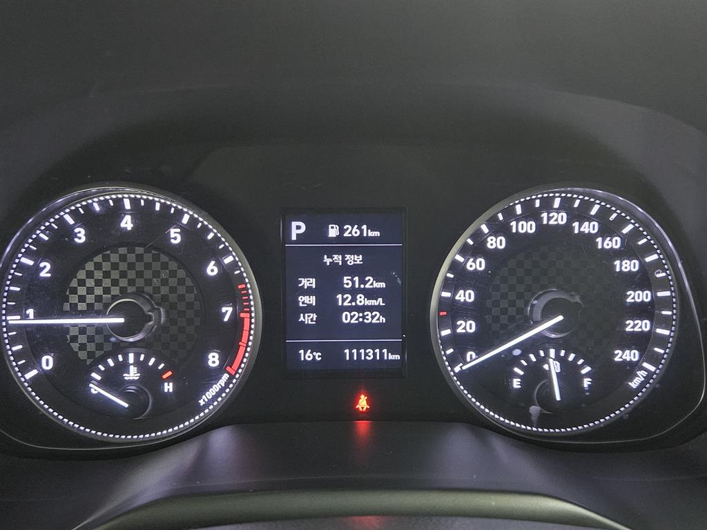 HYUNDAI Avante - Vista 9