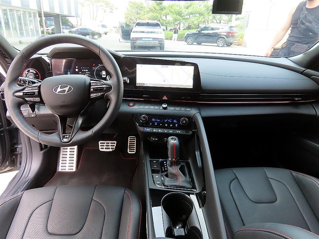 HYUNDAI Avante - Vista 7