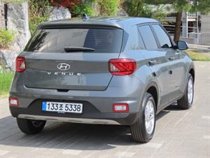 HYUNDAI Venue - Vista 6
