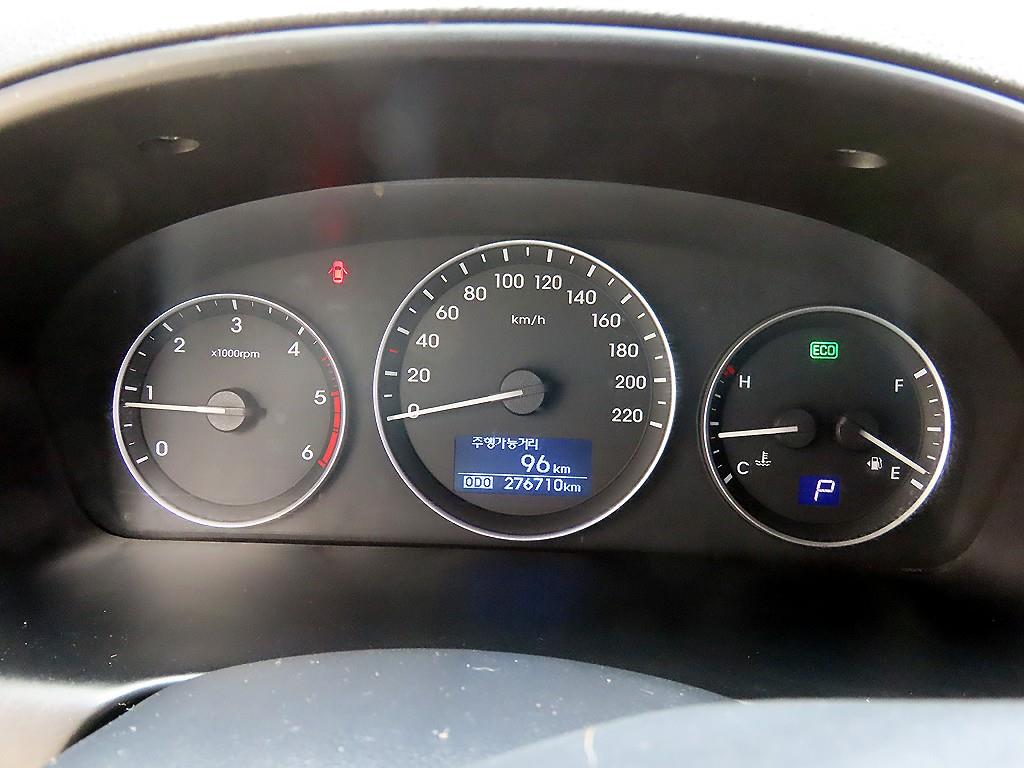 HYUNDAI Starex - Vista 9