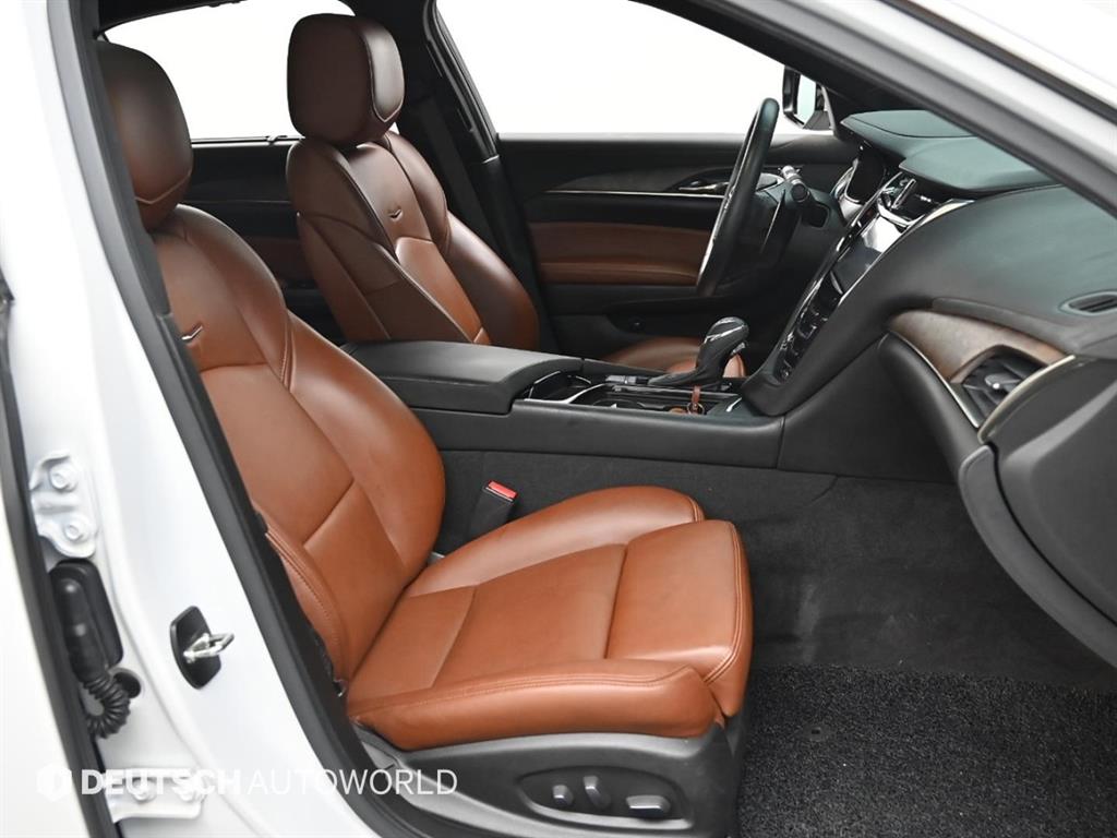 Cadillac CTS - Vista 10