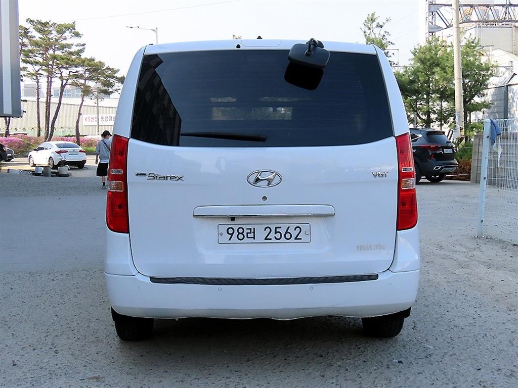 HYUNDAI Starex - Vista 4