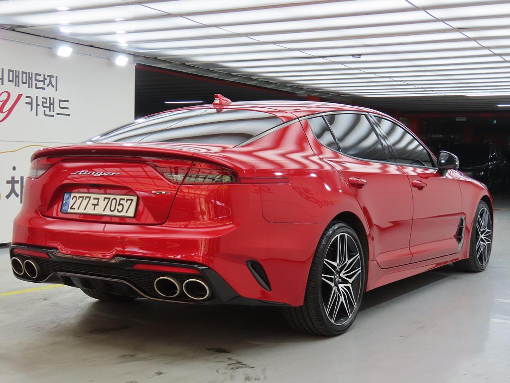 KIA Stinger - Vista 4