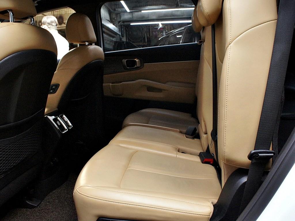 KIA Sorento - Vista 11