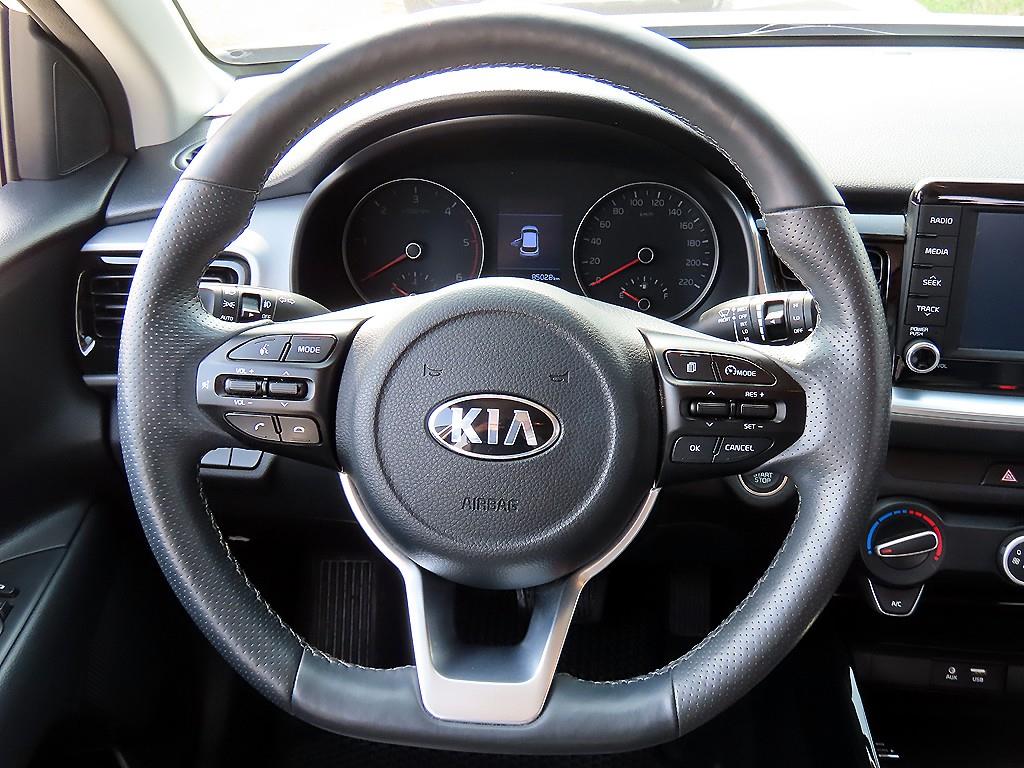 KIA Stonic - Vista 7