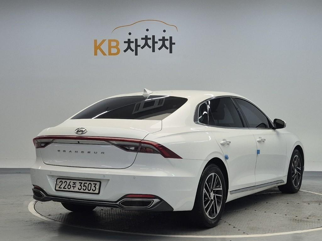 HYUNDAI Grandeur - Vista 3